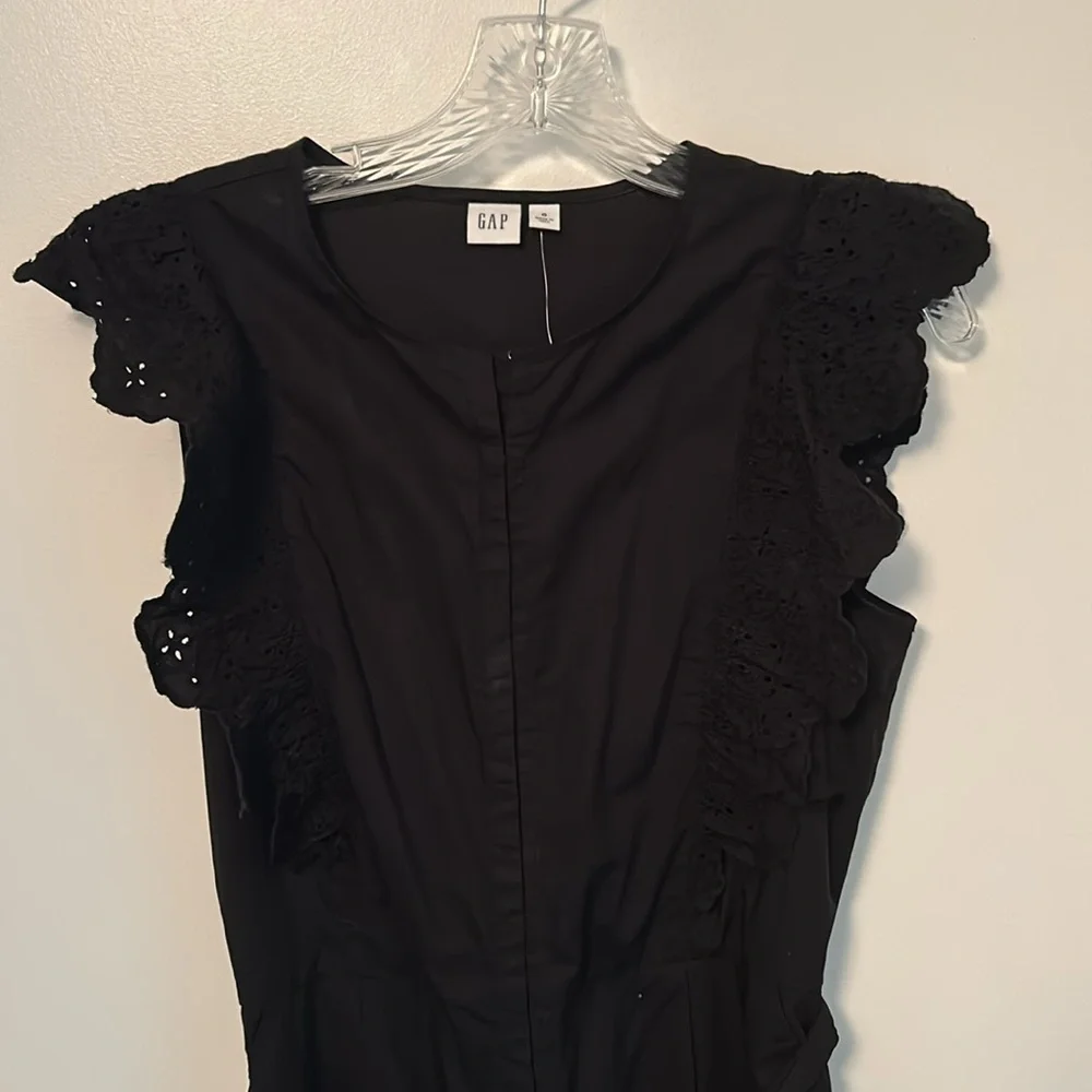 GAP Black Poplin Jumpsuit with Eyelet Ruffle Detailing - Picture 4 of 6